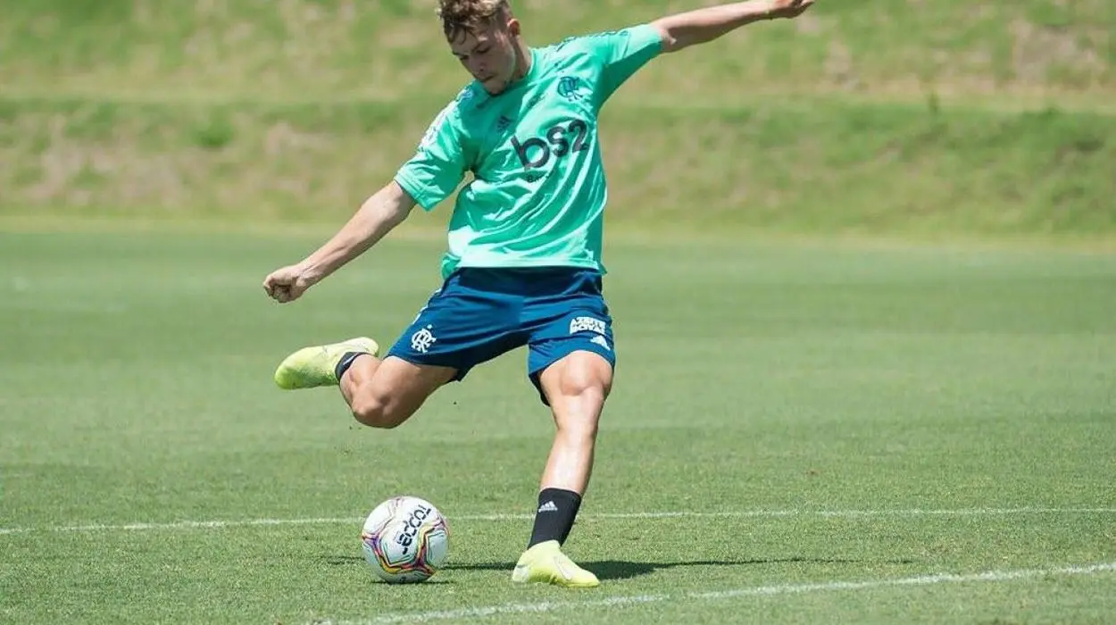 Gabriel Noga, zagueiro da base do Flamengo