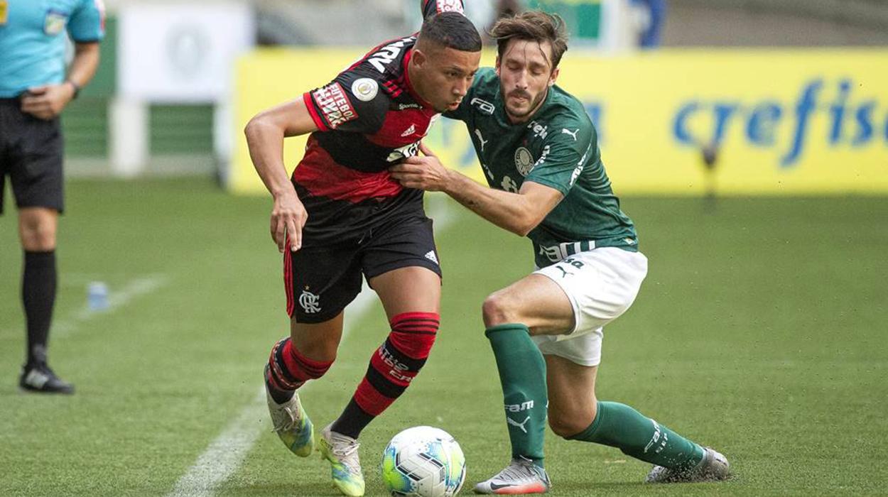 Guilherme Bala, do Flamengo, contra o Palmeiras