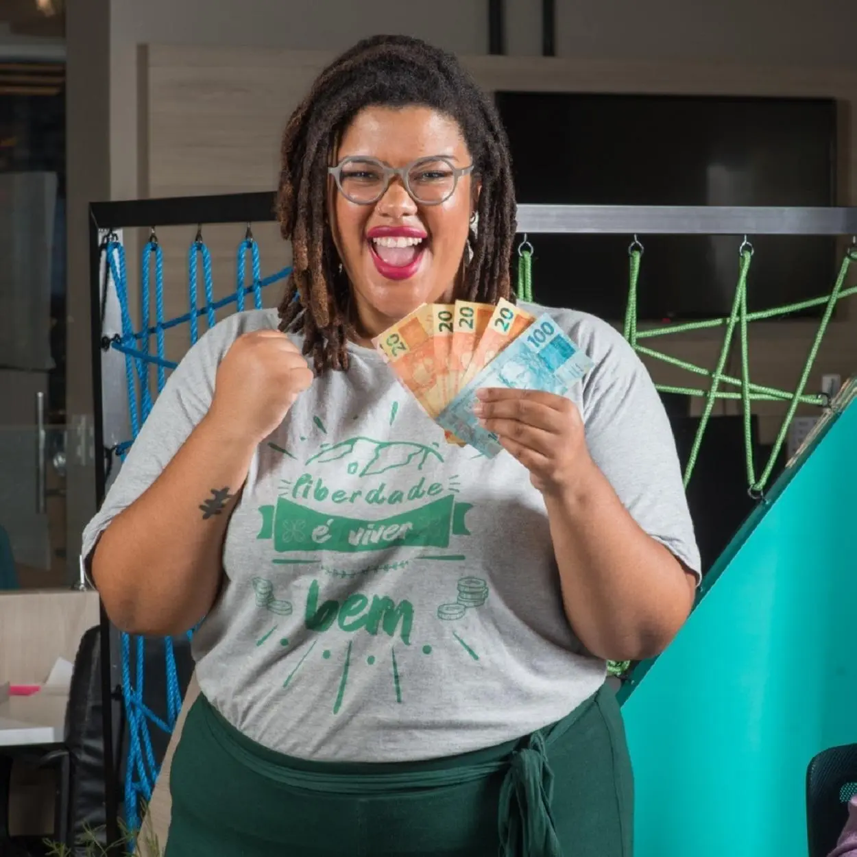 Influenciadores de baixa renda: conheça 6 perfis famosos da internet