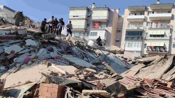 Terremoto de escala 7.0 atinge Turquia e Grécia nesta sexta-feira (30)