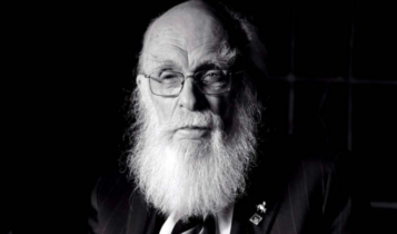 James Randi, famoso por desmascarar paranormais, morre aos 92 anos