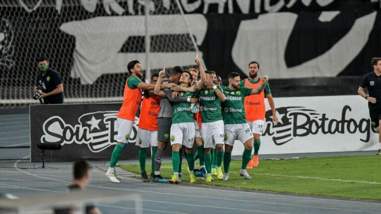 Cuiabá vence Botafogo na Copa do Brasil; 4 duelos acontecem na quarta