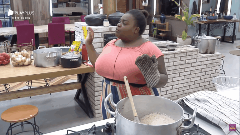 A Fazenda 12: Jojo e Luiza discutem por causa de tarefas; assista a briga