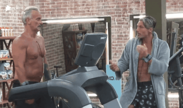 Juliano e Mateus conversam em A Fazenda 12