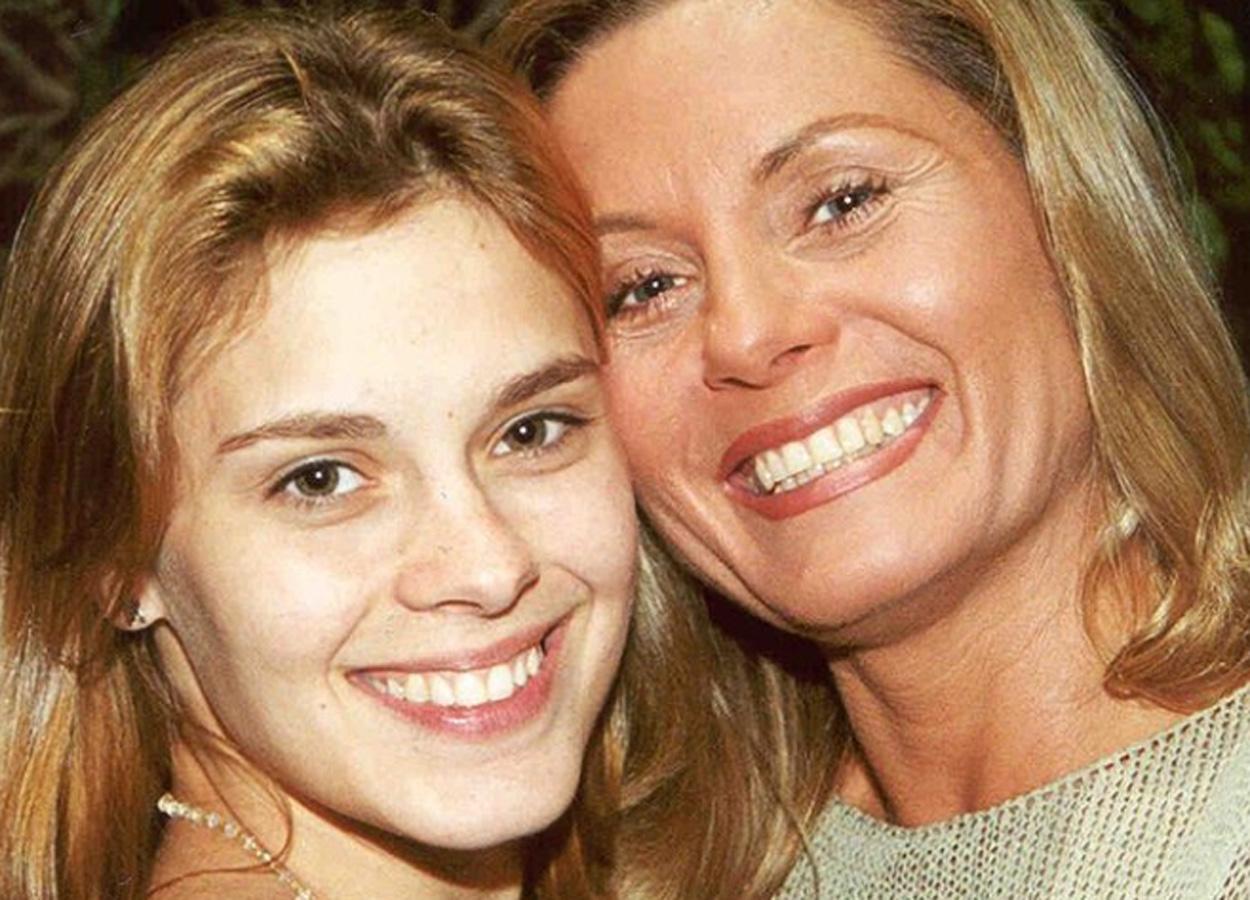 Camila e Helena em Laços de Família