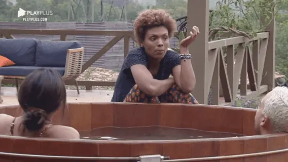 A Fazenda 2020: Lidi ironiza reinado de Luiza Ambiel: ‘a rainha da cocada’