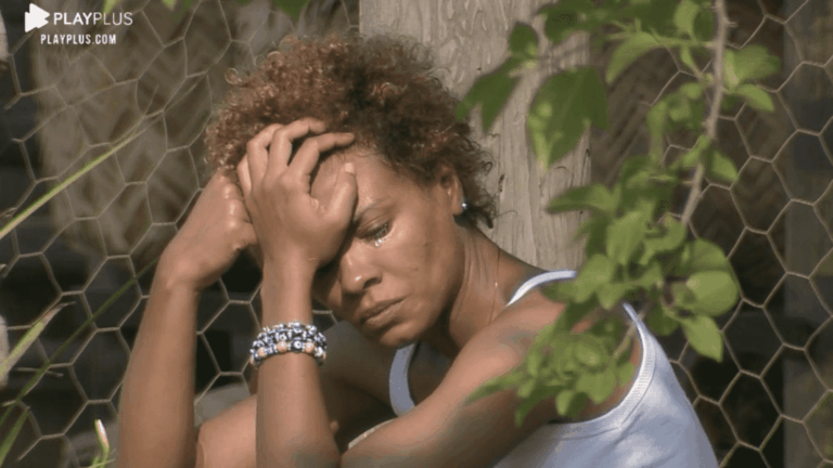 A Fazenda 2020: sem poder se despedir das jumentas, Lidi cai no choro