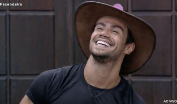 Imagem do cantor Mariano A Fazenda 20