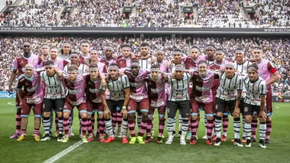Nova camisa 3 do Corinthians homenageia time inglês; veja preço