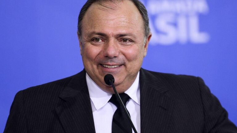 Após briga por Coronavac, Pazuello é elogiado por secretários