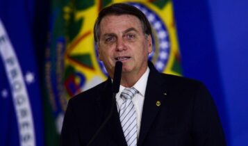 Vacina da China: "povo brasileiro não será cobaia", diz Bolsonaro