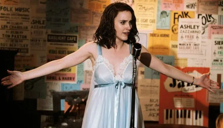 Sra. Maisel descobrindo seu talento como comediante Sra. Maisel descobrindo seu talento como comediante