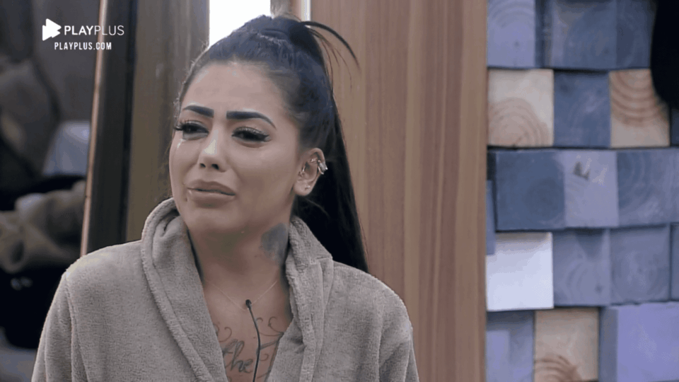 Imagem de MC Mirella para Enquete A Fazenda 12