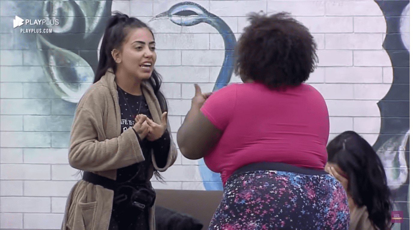 Mirella e Jojo discutem em A Fazenda 12