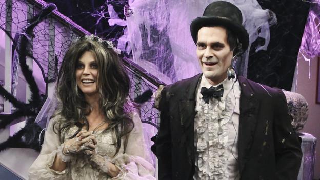 Imagem mostra cena de halloween da série modern family