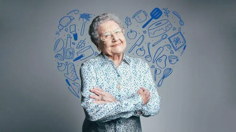 Palmirinha publica vídeo e tranquiliza fãs após ser internada