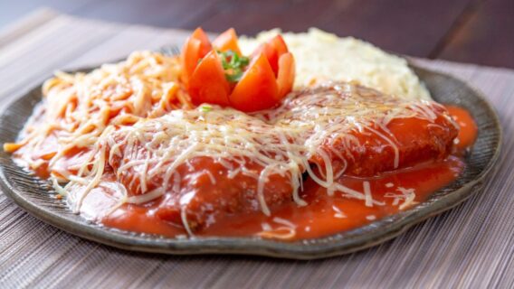 Parmegiana nordestina de carne-seca: Ana Maria Braga ensina receita