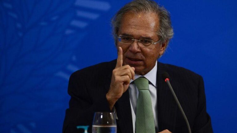 Governo simplifica formulário do eSocial e revisa normas do agronegócio