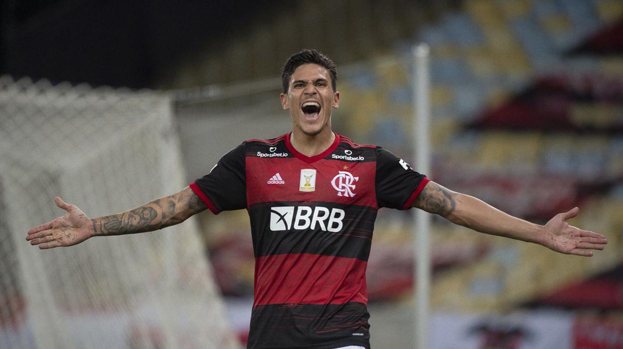 Pedro comemora gol pelo Flamengo