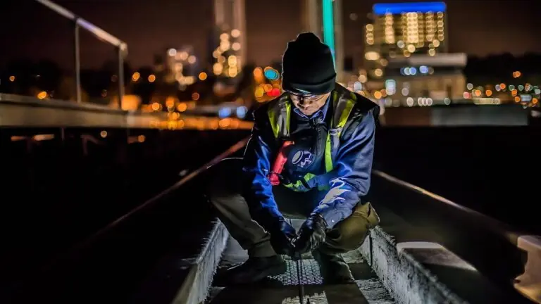 Trabalho noturno: entenda regras e como calcular adicional