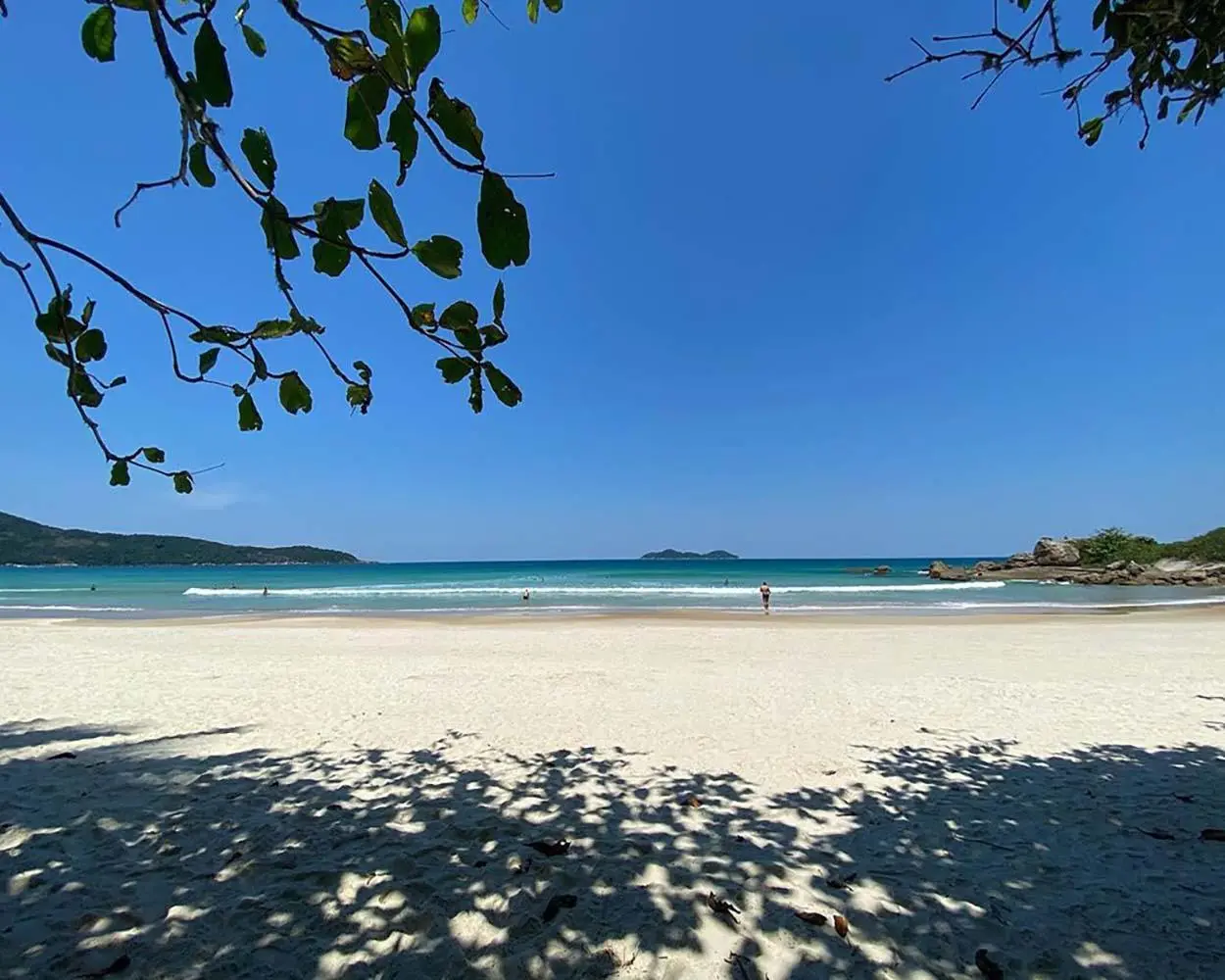 praia deserta lopes mendes rio
