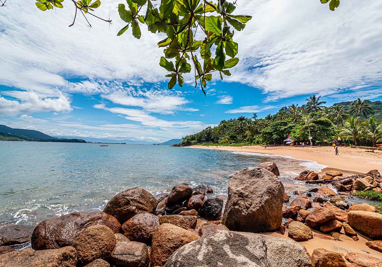 15 praias (quase) secretas para curtir sem aglomeração no Litoral Norte de São  Paulo