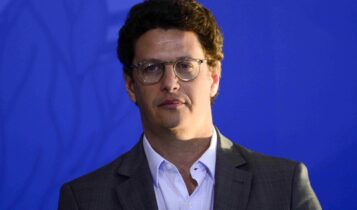 Ricardo Salles apaga conta no Twitter após chamar Maia de "nhonho"