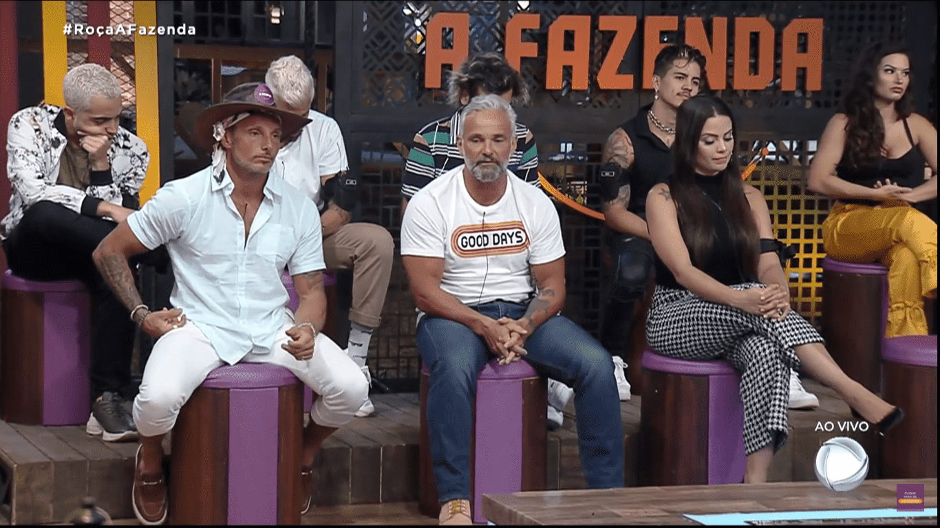Peões de A Fazenda 2020 durante formação de roça