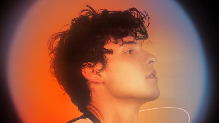 Shawn Mendes posta clique raro ao lado de Camilla Cabello no Instagram