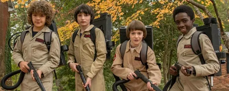 Imagem mostra cena de Halloween de Stranger Things