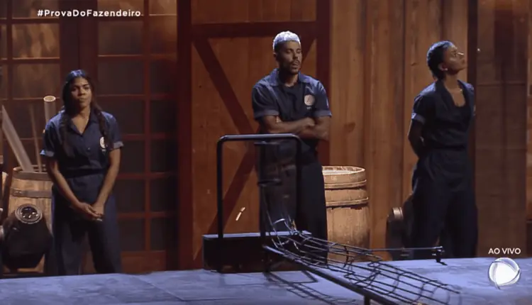 Participantes durante prova do fazendeiro de A Fazenda 12