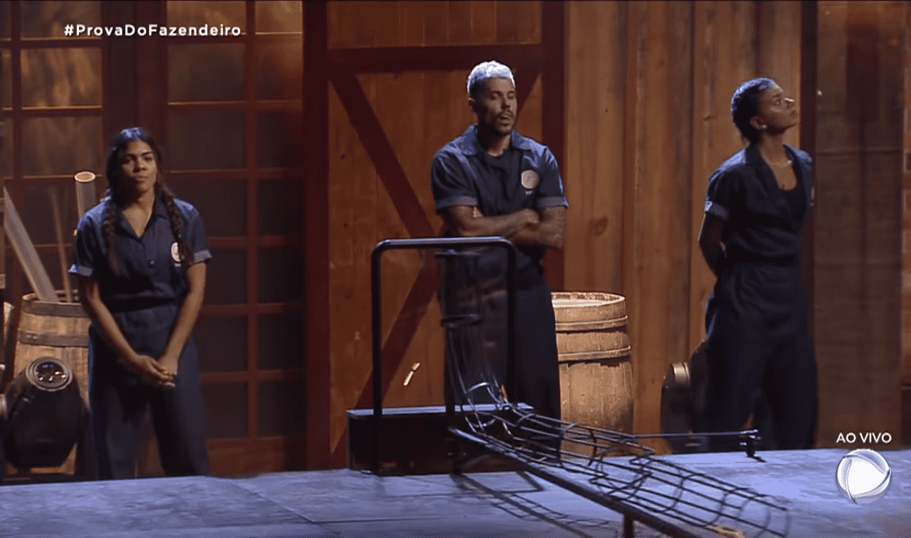 Participantes durante prova do fazendeiro de A Fazenda 12