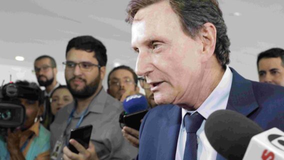 TSE suspende condenação e Marcelo Crivella pode disputar reeleição no Rio