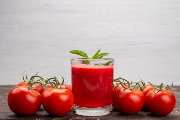 Suco detox de tomate