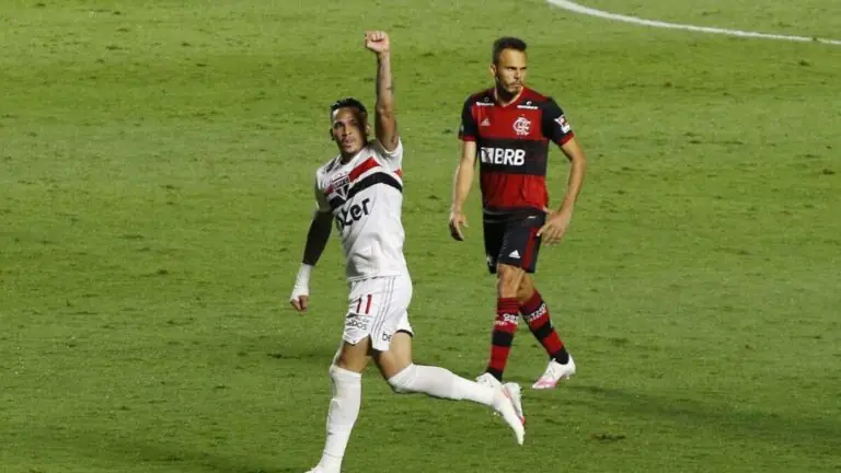 São Paulo faz 3 a 0 no Flamengo e está na semifinal da Copa do Brasil