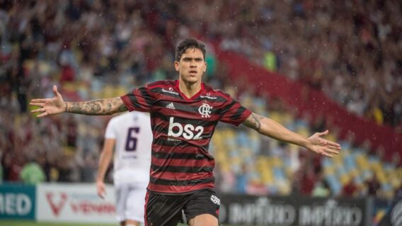 Jogos de hoje na TV: onde assistir as partidas deste domingo (8)