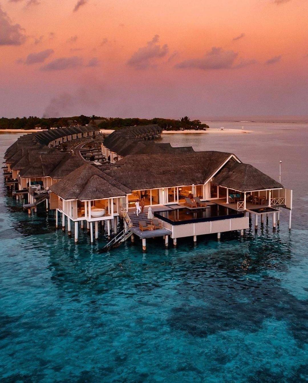 Imagem mostra hotel nas maldivas