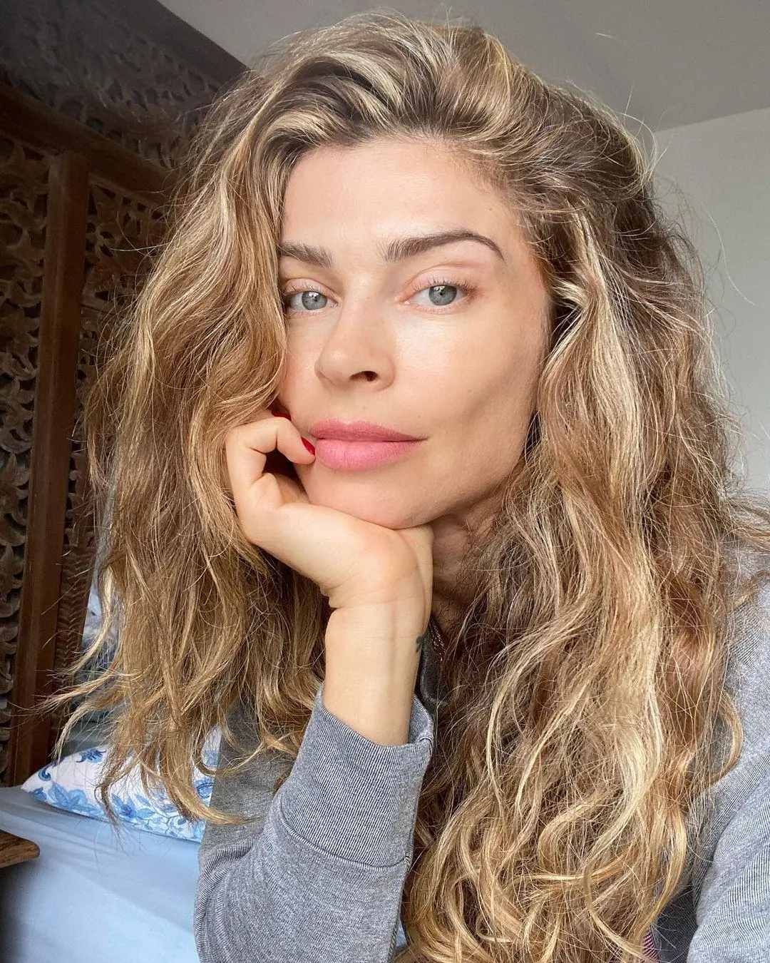 Imagem mostra rosto e cabelos da Grazi Massafera