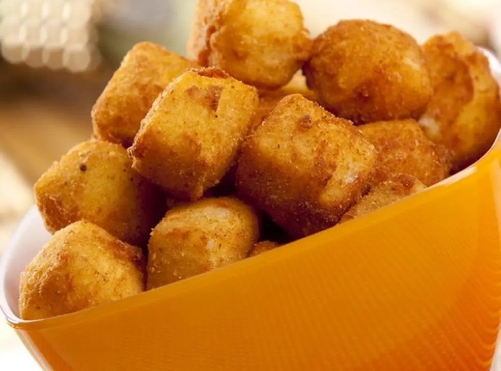 petiscos vegetarianos - provolone empanado 