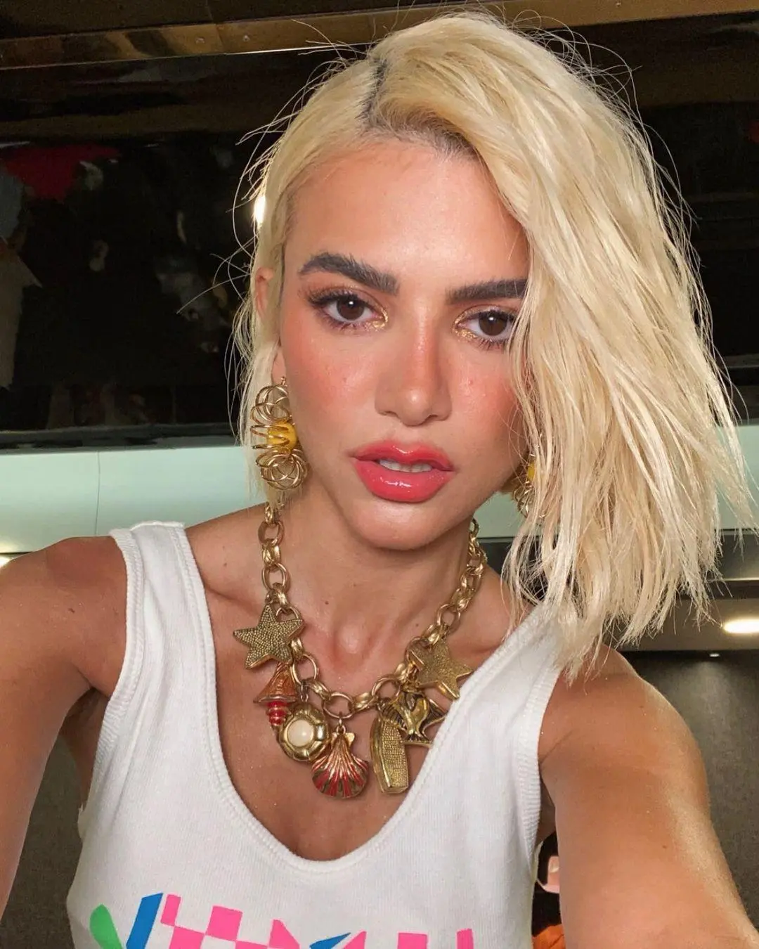 Imagem mostra rosto de Manu Gavassi