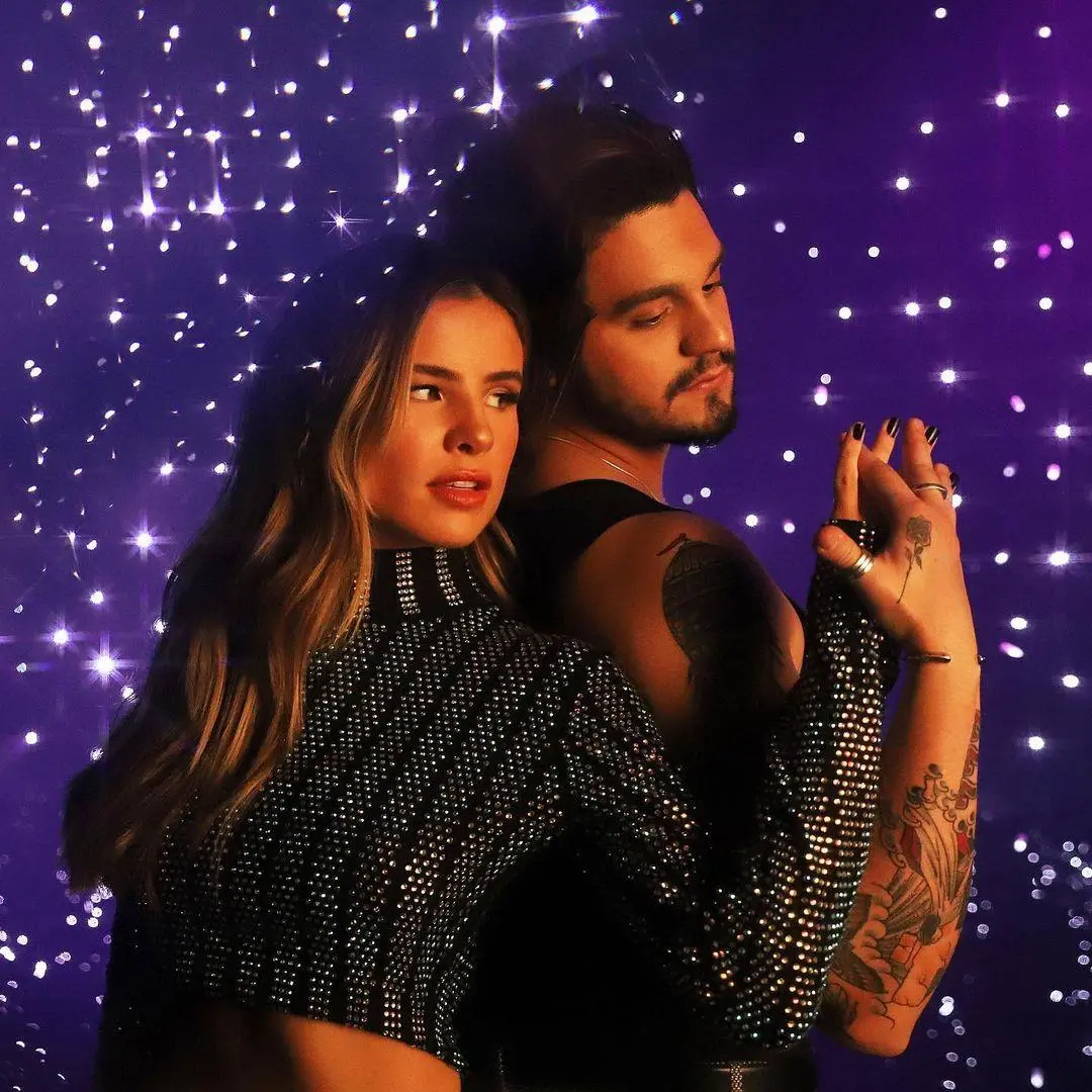 Imagem mostra Giulia Be e Luan Santana juntos