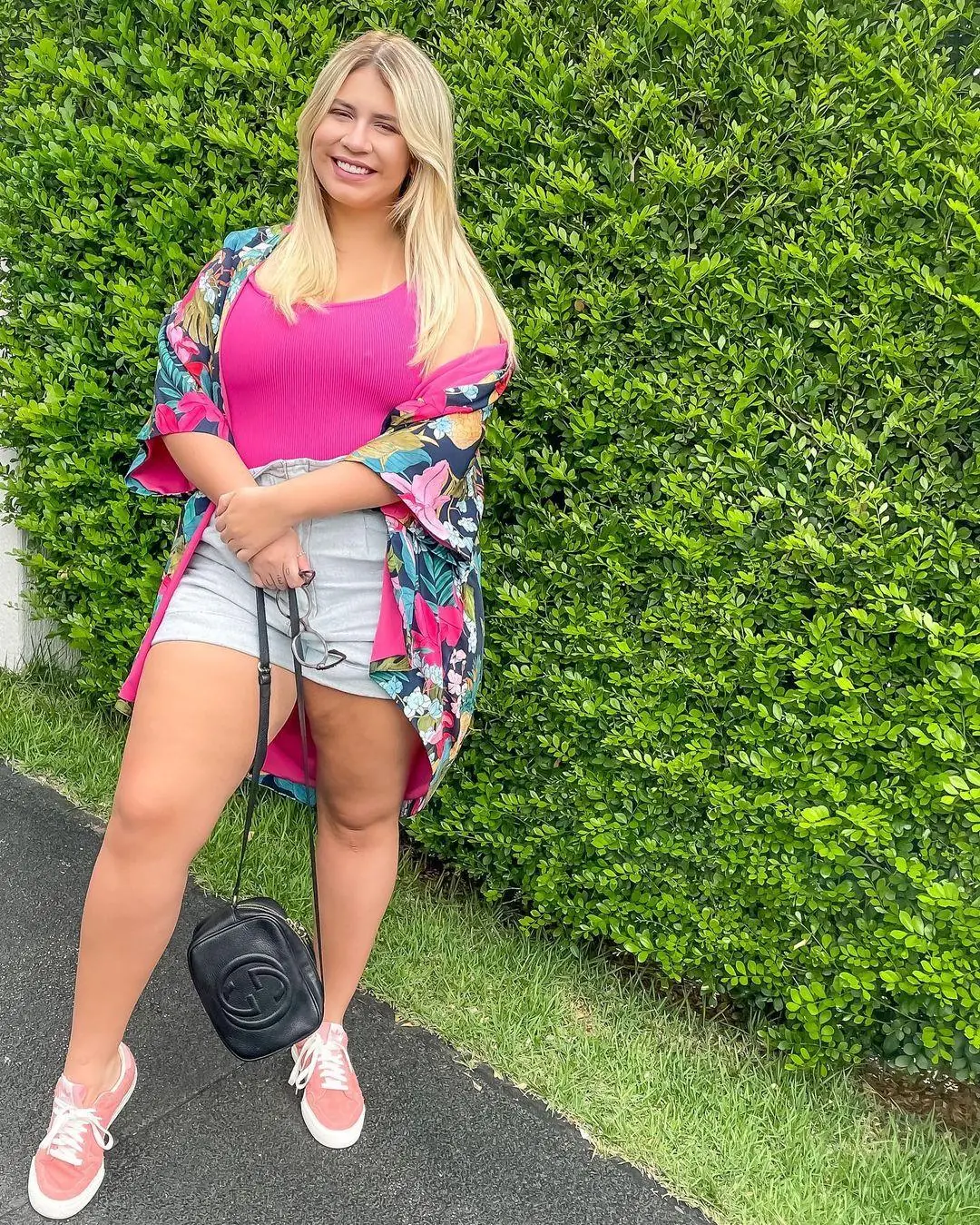 Imagem mostra a cantora Marilia Mendonça