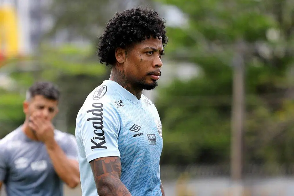 Imagem mostra Marinho, atacante do Santos