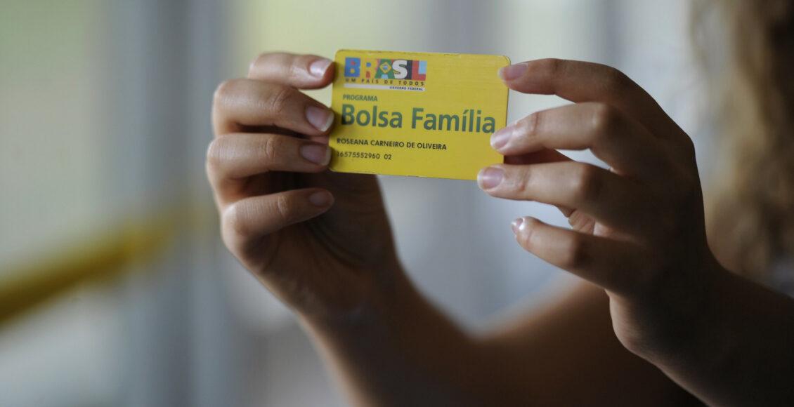 Cartão Bolsa Família. Auxílio emergencial