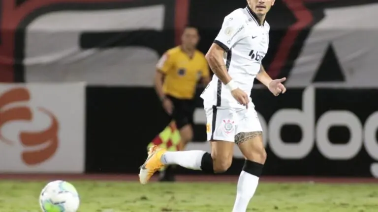 Jogos de hoje na TV: confira as partidas de futebol deste sábado (14)