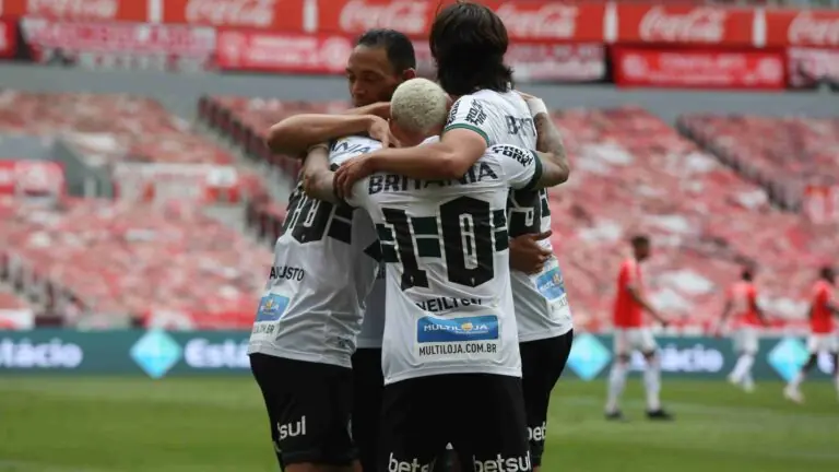 Jogos de hoje na TV: confira as partidas de futebol desta segunda (16)