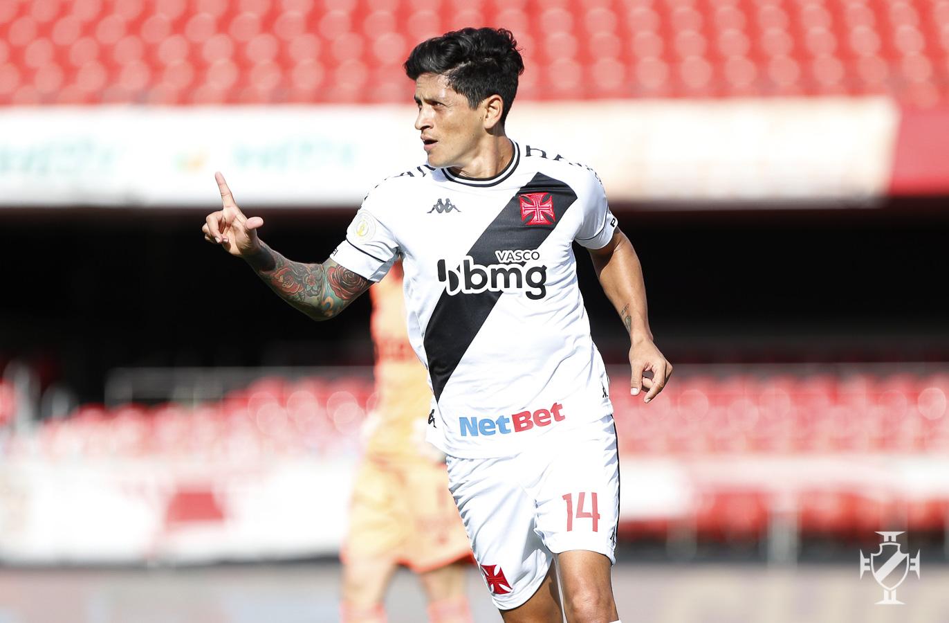 Jogos de futebol nesta segunda