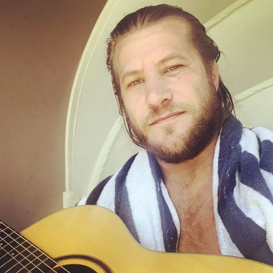 Imagem mostra ex-bbb Alemão