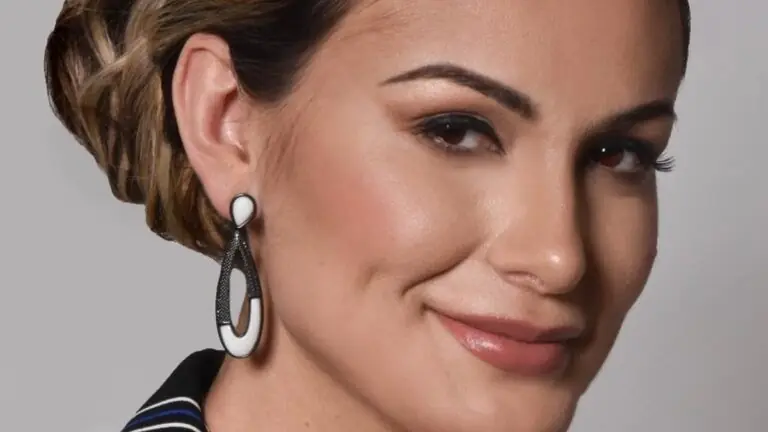 Andressa Urach põe fim em mistério e revela identidade do noivo