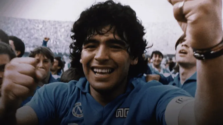 FOTOS: jornais internacionais repercutem morte de Diego Maradona